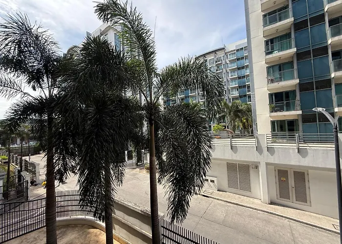 One Palm Tree Across Mnl Airport T3 Appartement